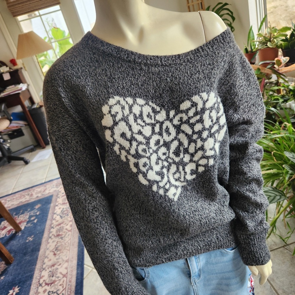 Express Women's Sweater  L Cheetah‎ Print Heart Gray Blk Mohair Wool London Chic